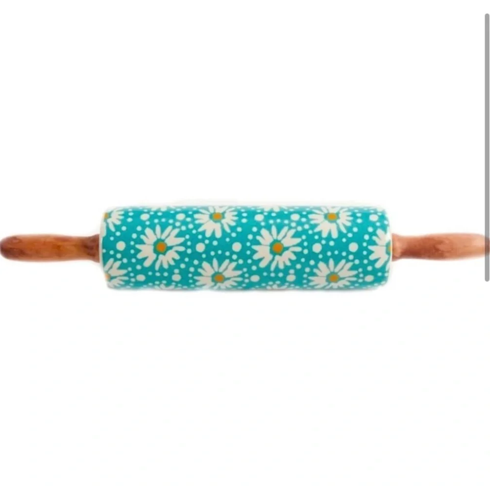 New The Pioneer Woman Blue Daisy Wood Handle Ceramic Rolling Pin